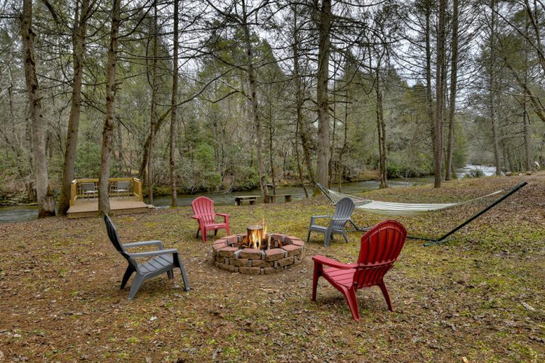 blue-ridge-the-waters-edge-cabin-exterior-feat
