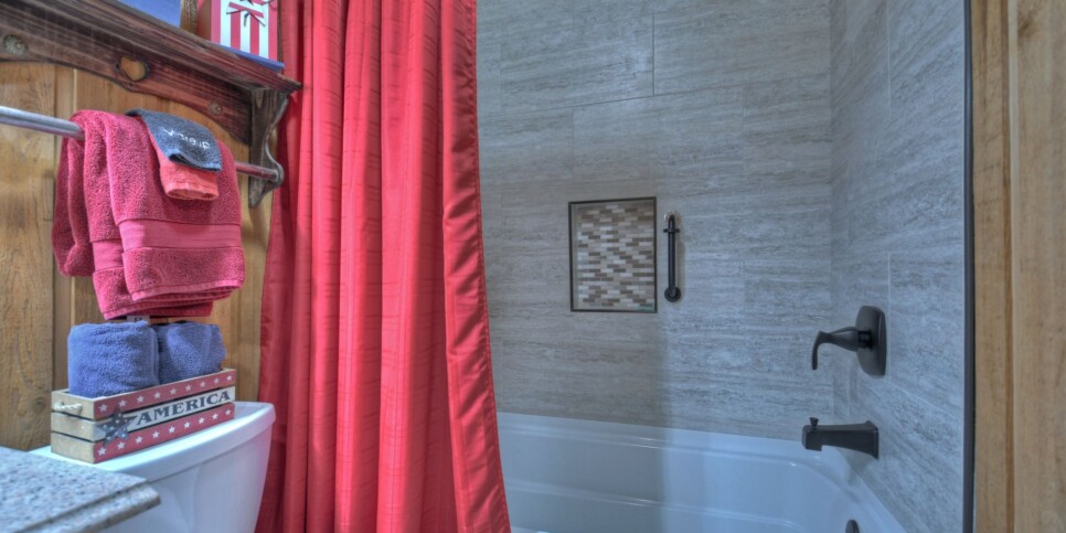 big-canoe-american-dream-bathroom-4