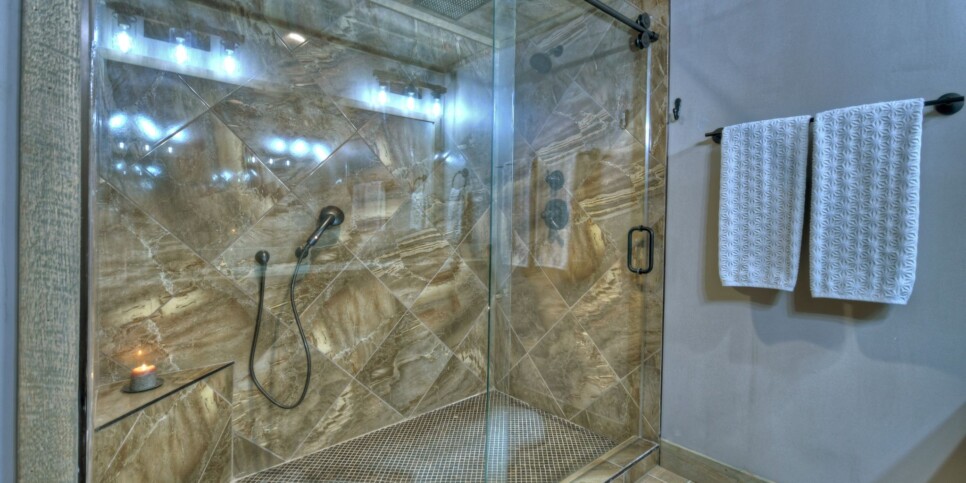 Blairsville - Holly Berry Hill - Bathroom