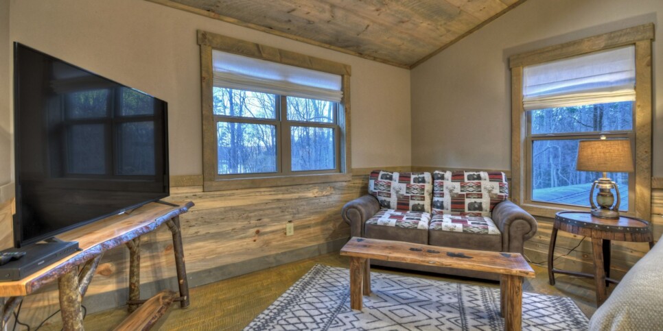 Blairsville - Holly Berry Hill - Bedroom