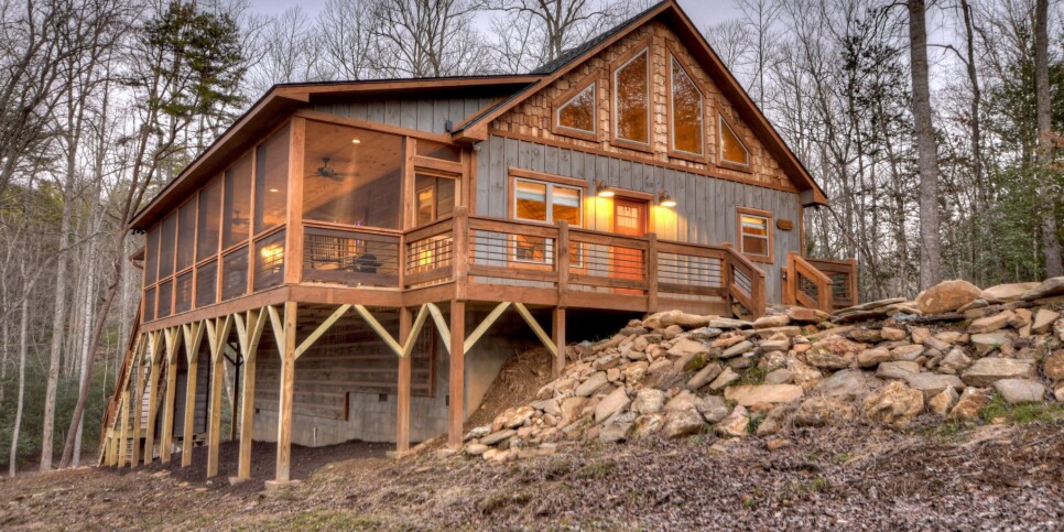 Blairsville - Holly Berry Hill - Exterior