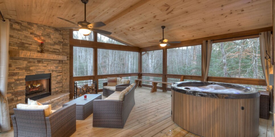 Blairsville - Holly Berry Hill - Exterior