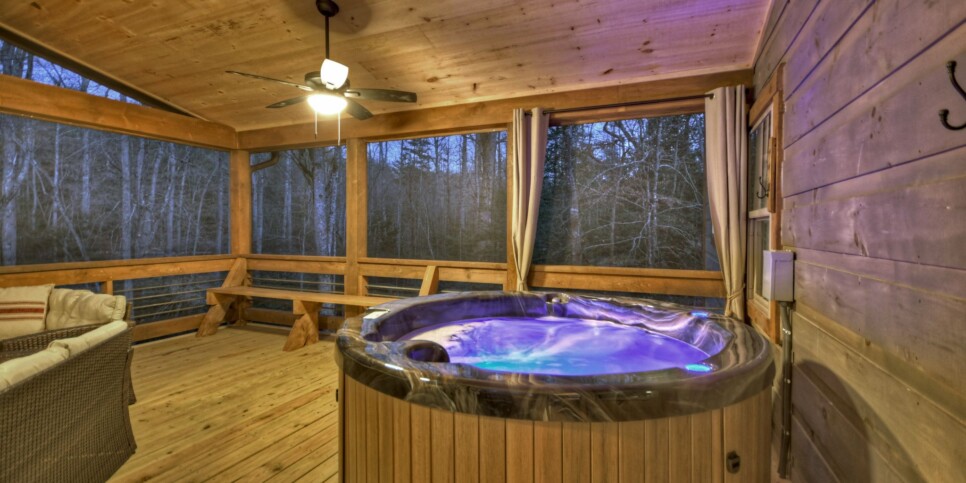 Blairsville - Holly Berry Hill - Exterior