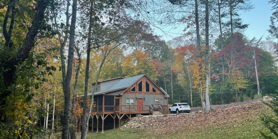 Blairsville - Holly Berry Hill - Exterior