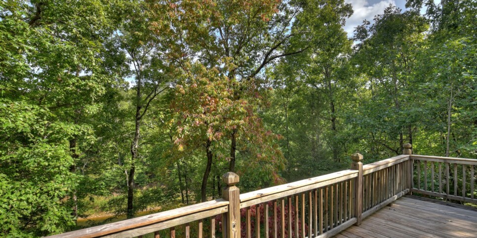 Blue Ridge - Buffalo Ridge - Exterior