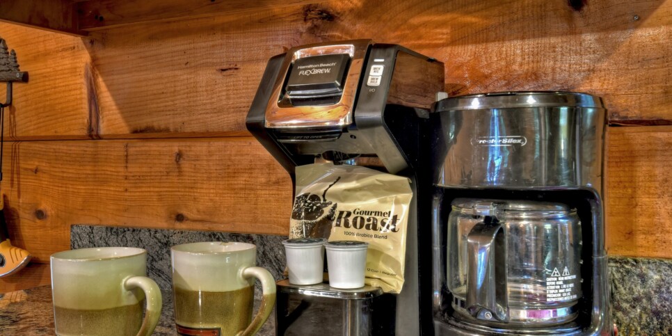 Blue Ridge Cabin - Mamas Bear Hideaway - Kitchen