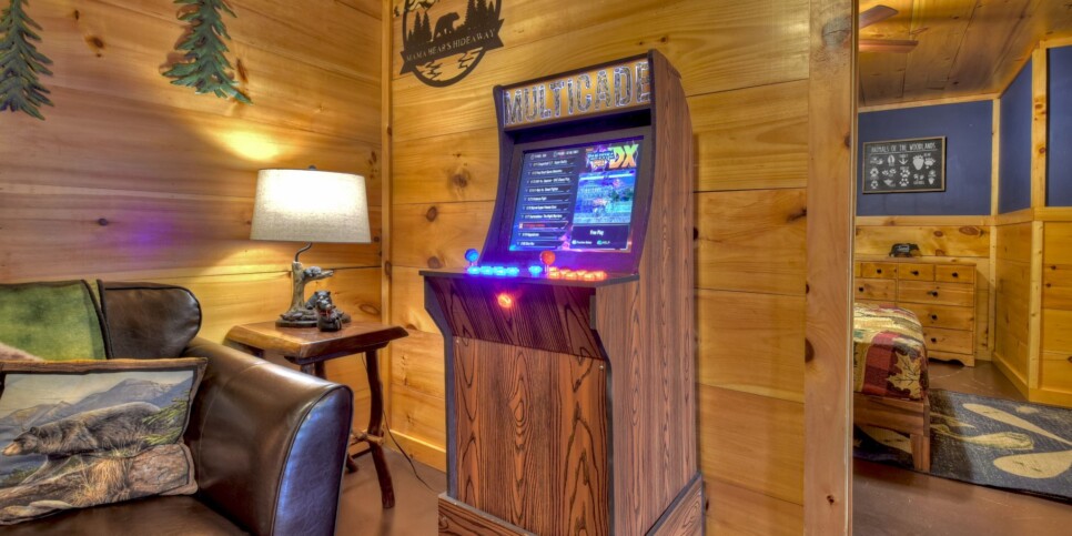 Blue Ridge Cabin - Mamas Bear Hideaway - Rec Room