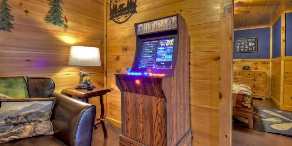 Blue Ridge Cabin - Mamas Bear Hideaway - Rec Room