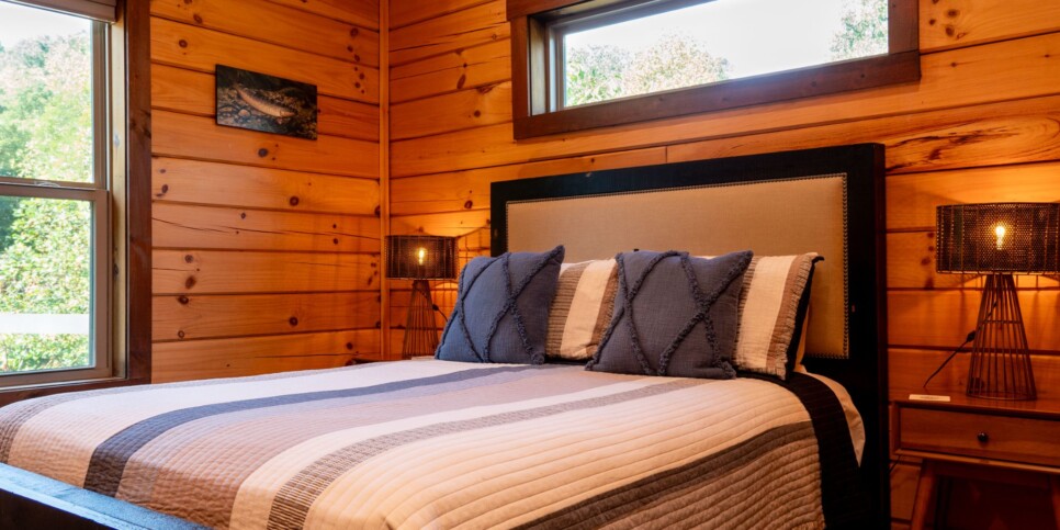 Blue Ridge Cabin - Toccoa River Mist - Bedroom