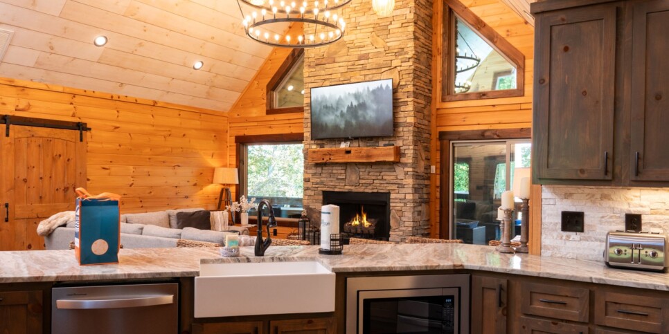 Blue Ridge Cabin - Toccoa River Mist - Kitchen