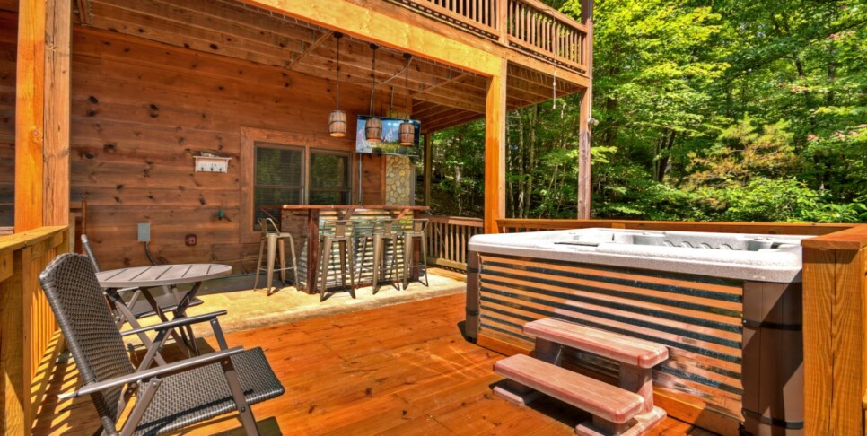 Blue Ridge - Almost Heaven - Exterior