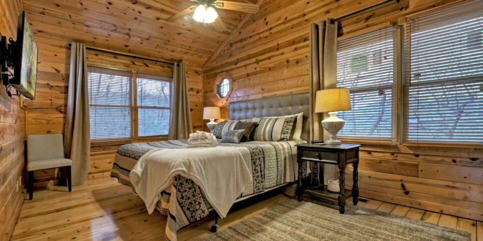 Blue Ridge Cabin - Appalachian Sunrise - Bedroom
