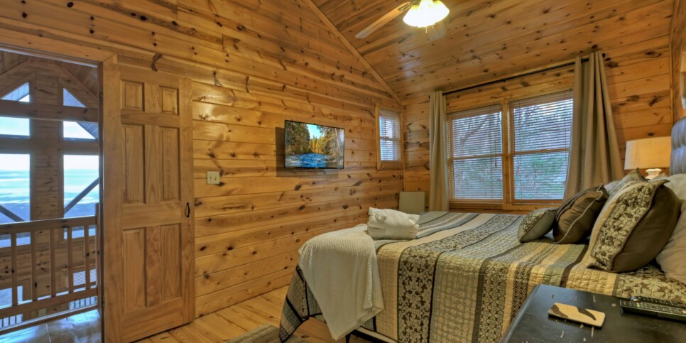 Blue Ridge Cabin - Appalachian Sunrise - Bedroom
