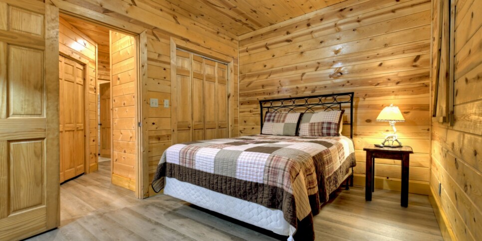 Blue Ridge Cabin - Appalachian Sunrise - Bedroom