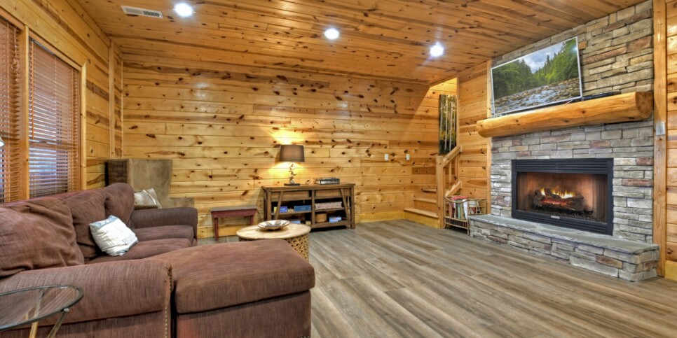 Blue Ridge Cabin - Appalachian Sunrise - Rec Room