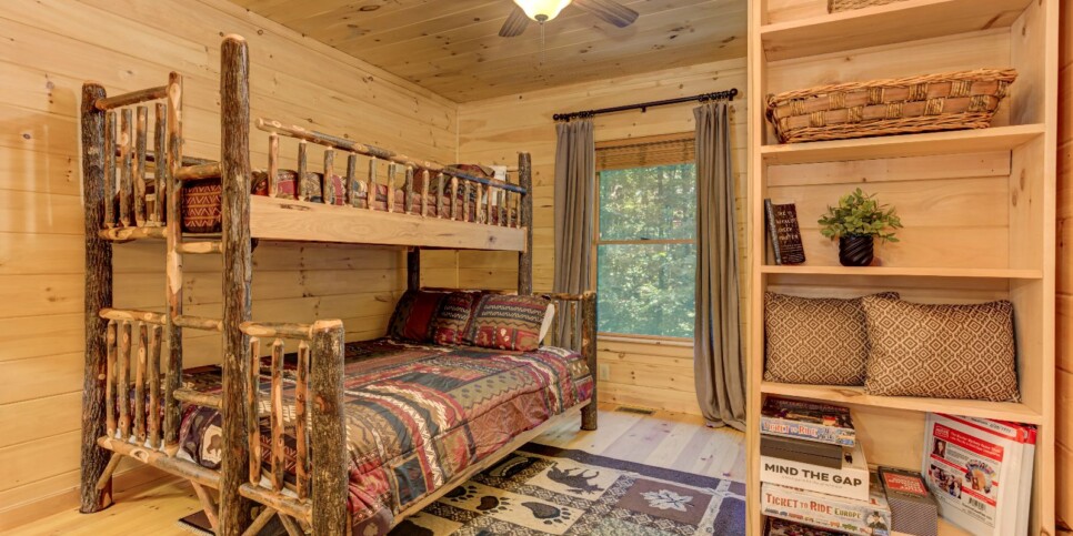 Blue Ridge - Four Seasons - Bedroom