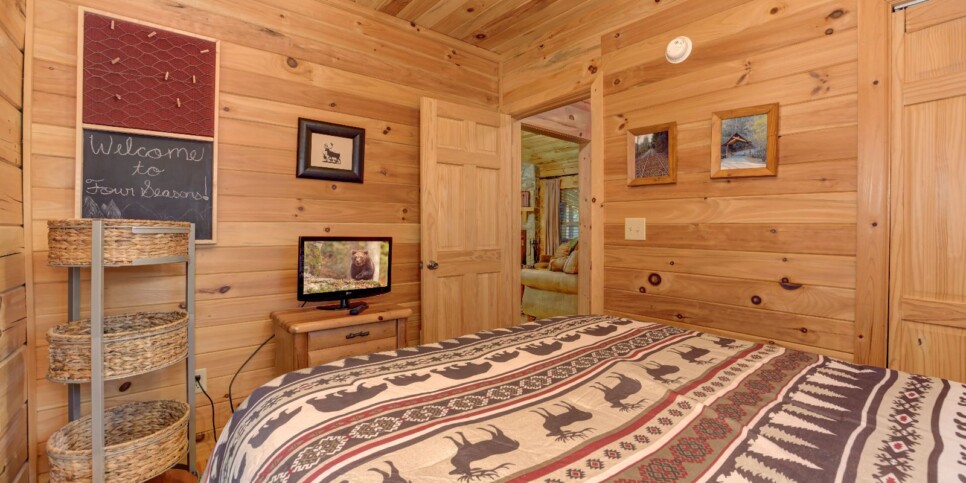 Blue Ridge - Four Seasons - Bedroom