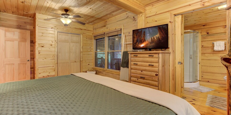 Blue Ridge - Four Seasons - Bedroom