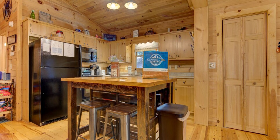 Blue Ridge - Four Seasons - Kitchen