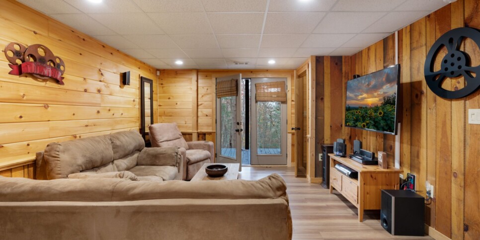 Blue Ridge - Mountain Therapy - Rec Room