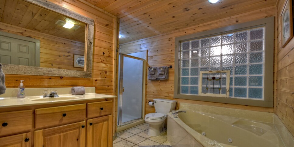 Blue Ridge - K6 Lodge - Bathroom