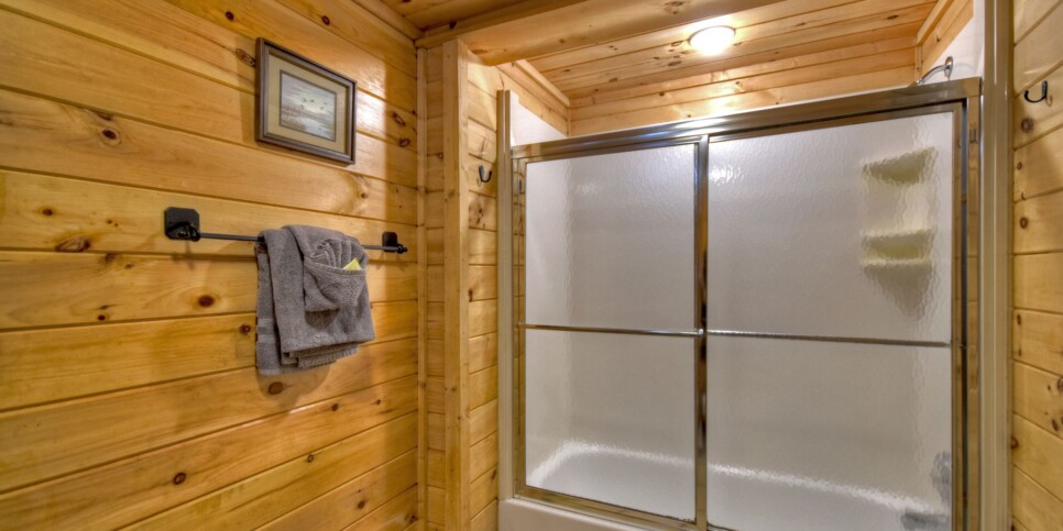 Blue Ridge - K6 Lodge - Bathroom