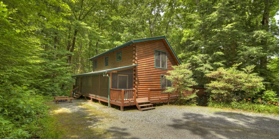 blue-ridge-k6-lodge-cabin-exterior-1