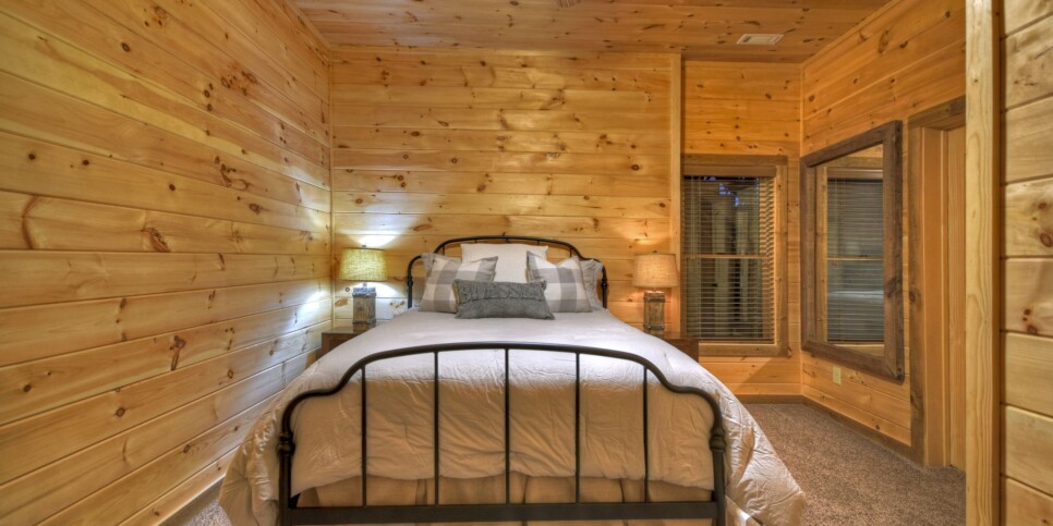 Blue Ridge Cabin - View Topia - Bedroom