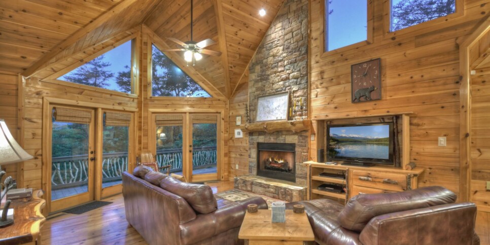 Blue Ridge Cabin - Eagles Landing - Living Room