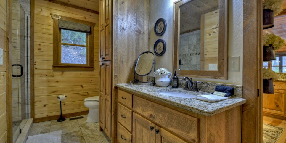 georgia-a-starry-night-cabin-bathroom-1