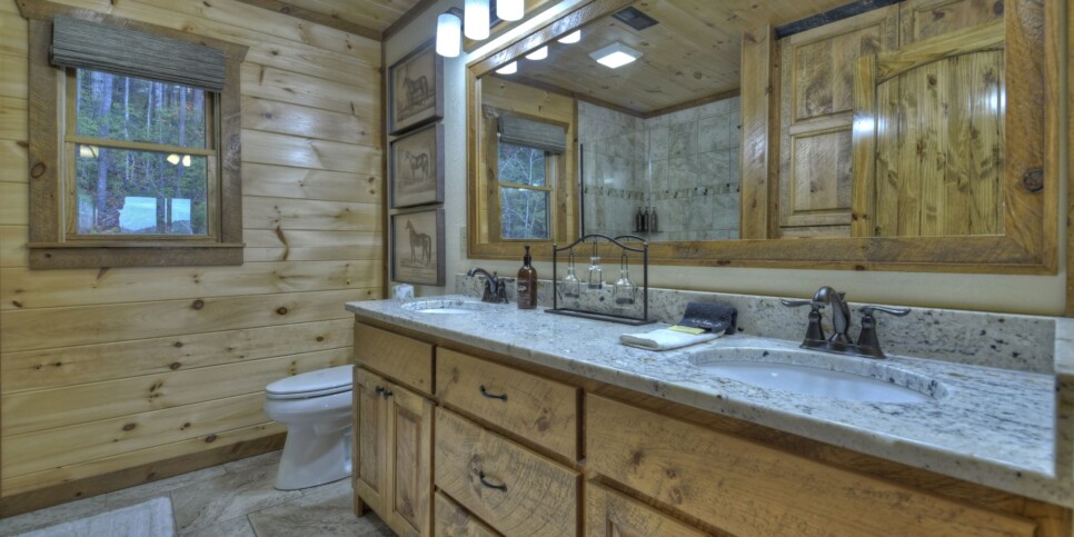 georgia-a-starry-night-cabin-bathroom-4