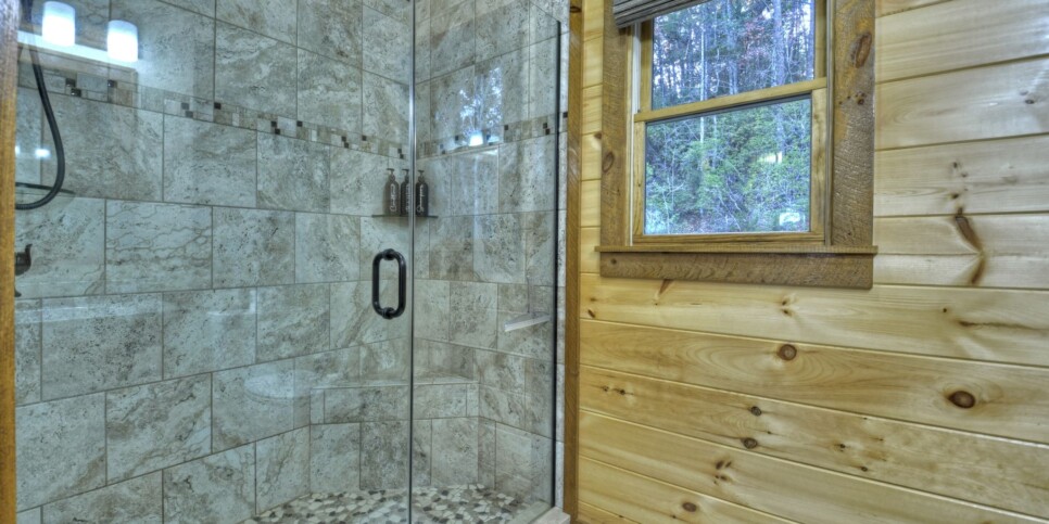 georgia-a-starry-night-cabin-bathroom-5