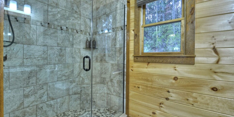georgia-a-starry-night-cabin-bathroom-5