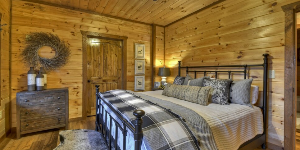 georgia-a-starry-night-cabin-bedroom-1