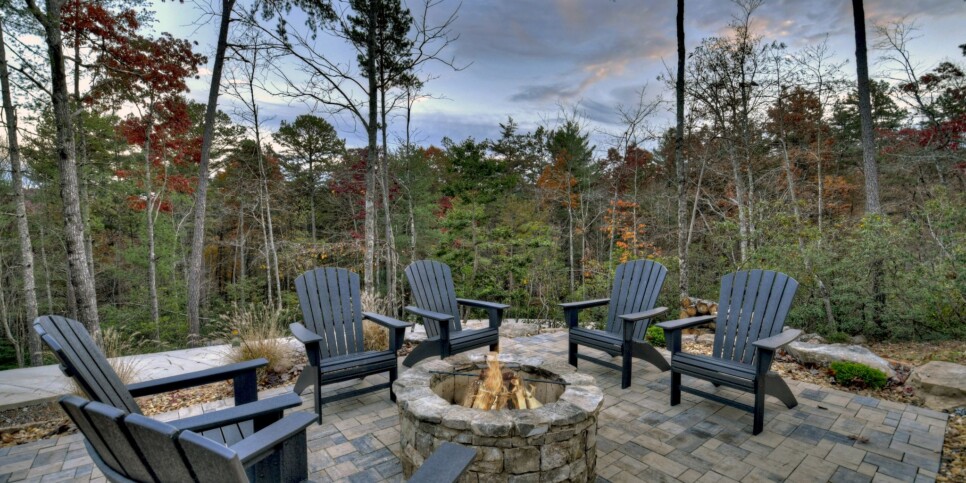georgia-a-starry-night-cabin-exterior-12