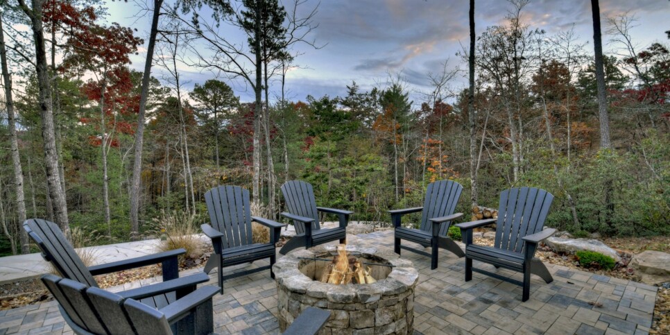 georgia-a-starry-night-cabin-exterior-12