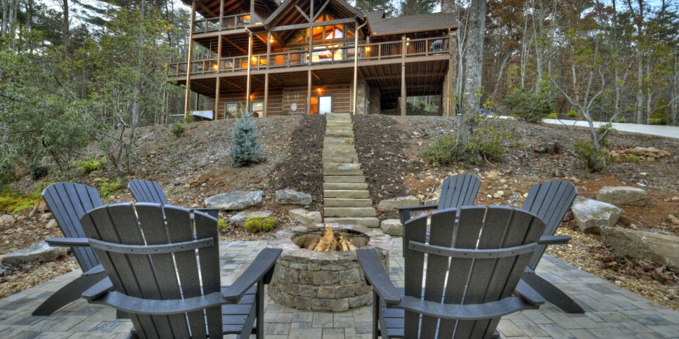 georgia-a-starry-night-cabin-exterior-14