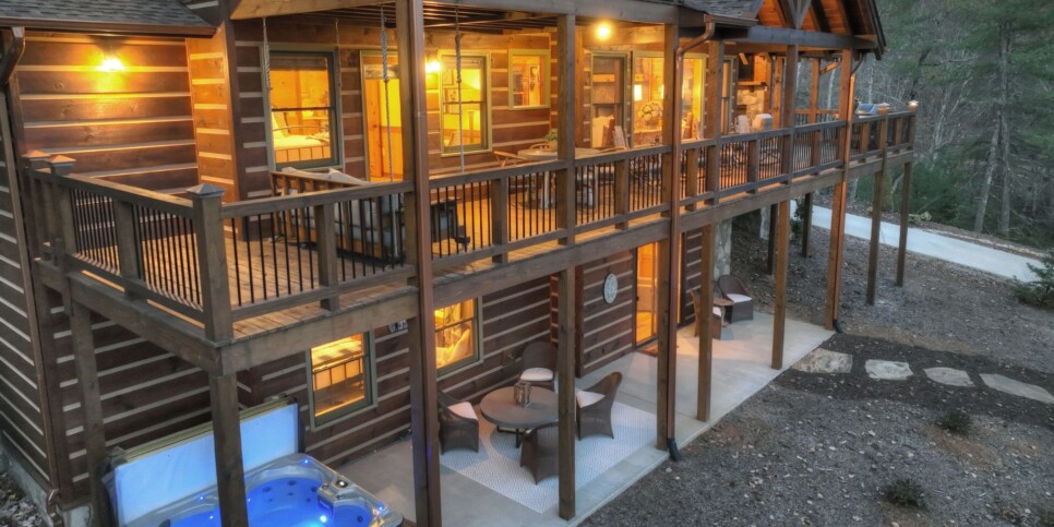 georgia-a-starry-night-cabin-exterior-16