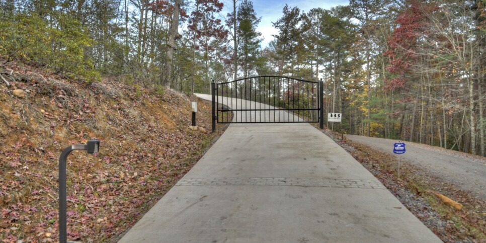 georgia-a-starry-night-cabin-exterior-26