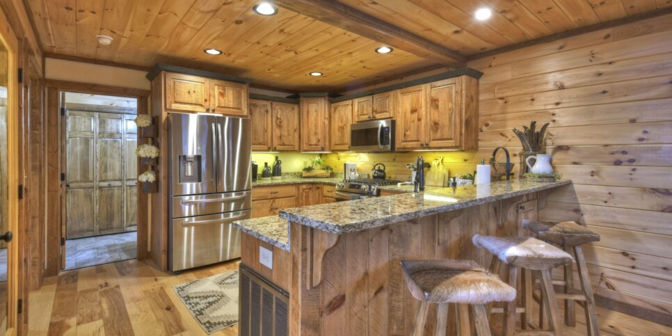georgia-a-starry-night-cabin-kitchen-1