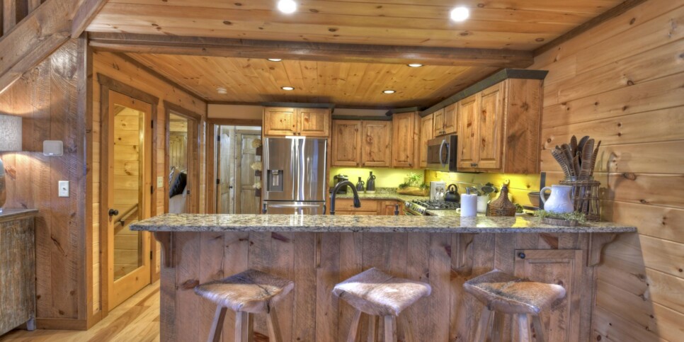 georgia-a-starry-night-cabin-kitchen-2
