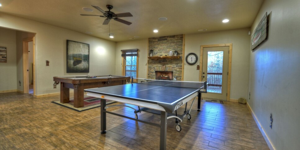 Blue Ridge Cabin - 5 O'clock Somewhere - Rec