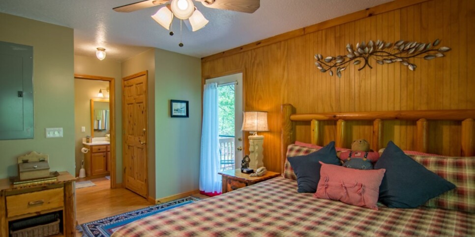 Mineral Bluff - Annie's Mountain Mist - Bedroom