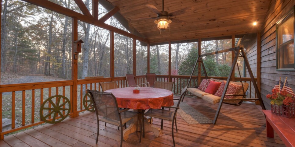 Mineral Bluff - Annie's Mountain Mist - Exterior