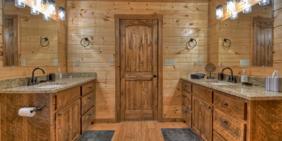 Mineral Bluff - Smores Cabin - Bathroom