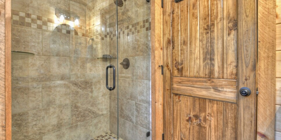 Mineral Bluff - Smores Cabin - Bathroom