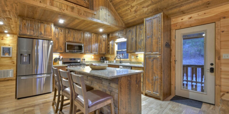 Mineral Bluff - Smores Cabin - Kitchen