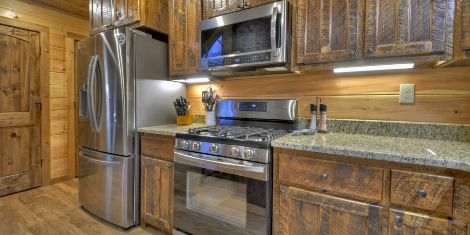 Mineral Bluff - Smores Cabin - Kitchen