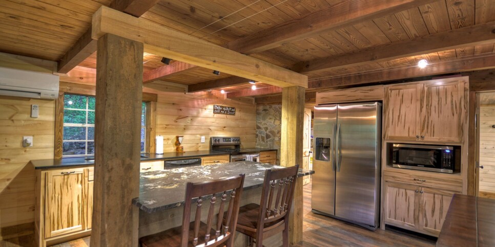 morganton-knotty-creek-retreat-kitchen-4