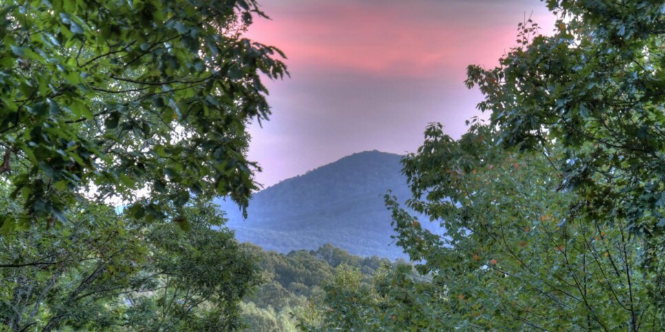 morganton-mama-bear-hideaway-exterior-7